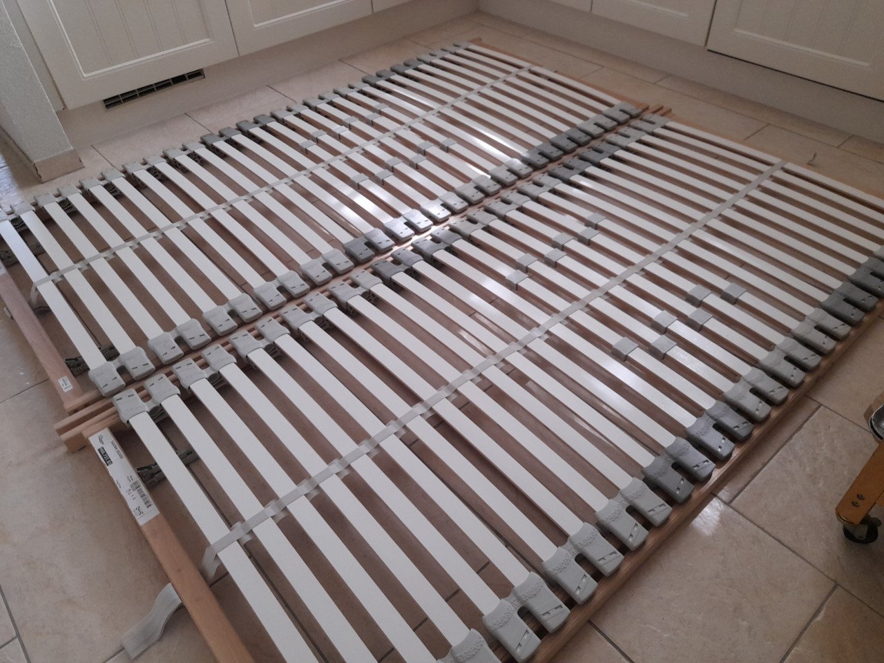 2 x Verstelbare lattenbodem 90 x 200 ( in goede nette staat)