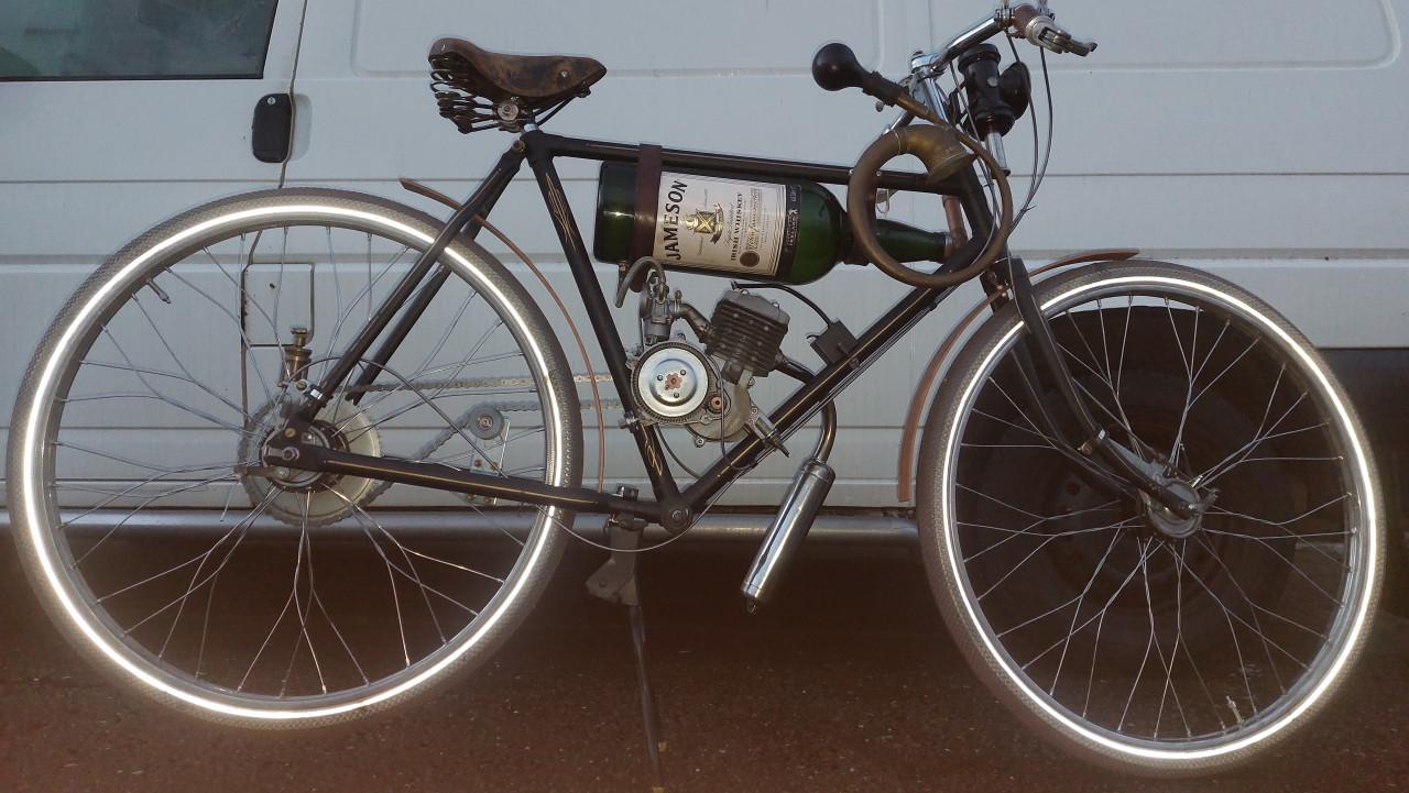 Vintage Gazelle Primeur met glazen Jameson tank met 2 takt motor