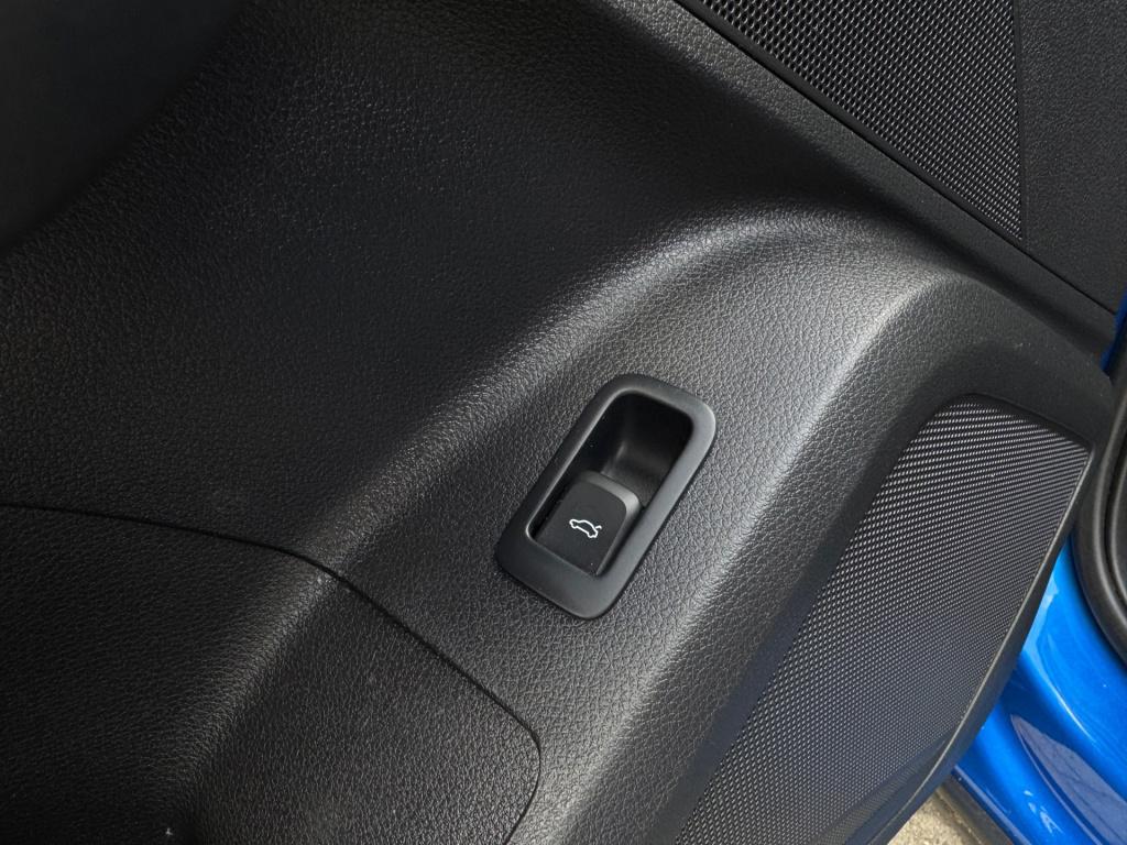 Audi Q2 30 tfsi s-line * matrix led * virtual cockpit * keyless * stoelverw