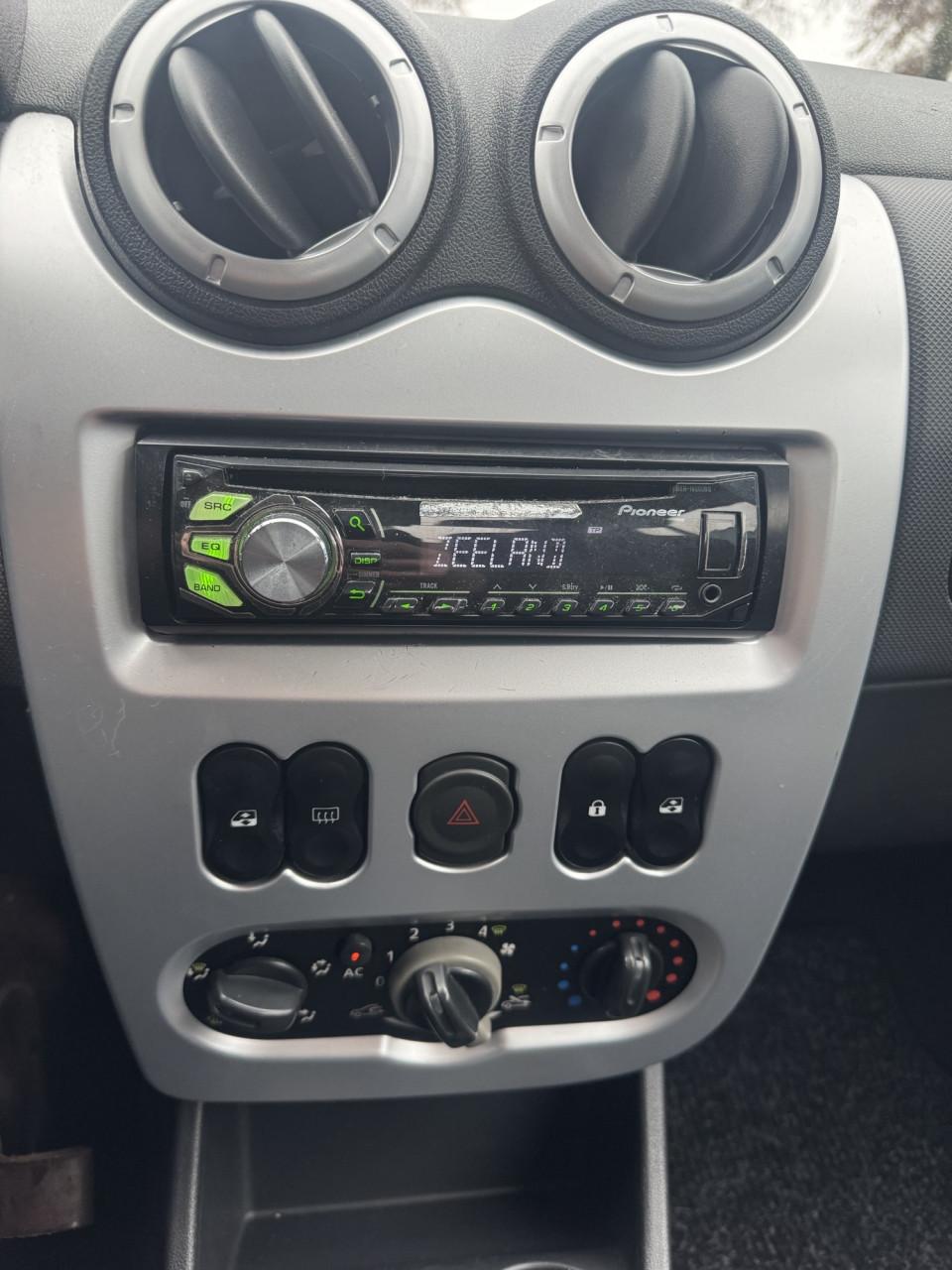 Dacia Sandero 1.2 16v 2010