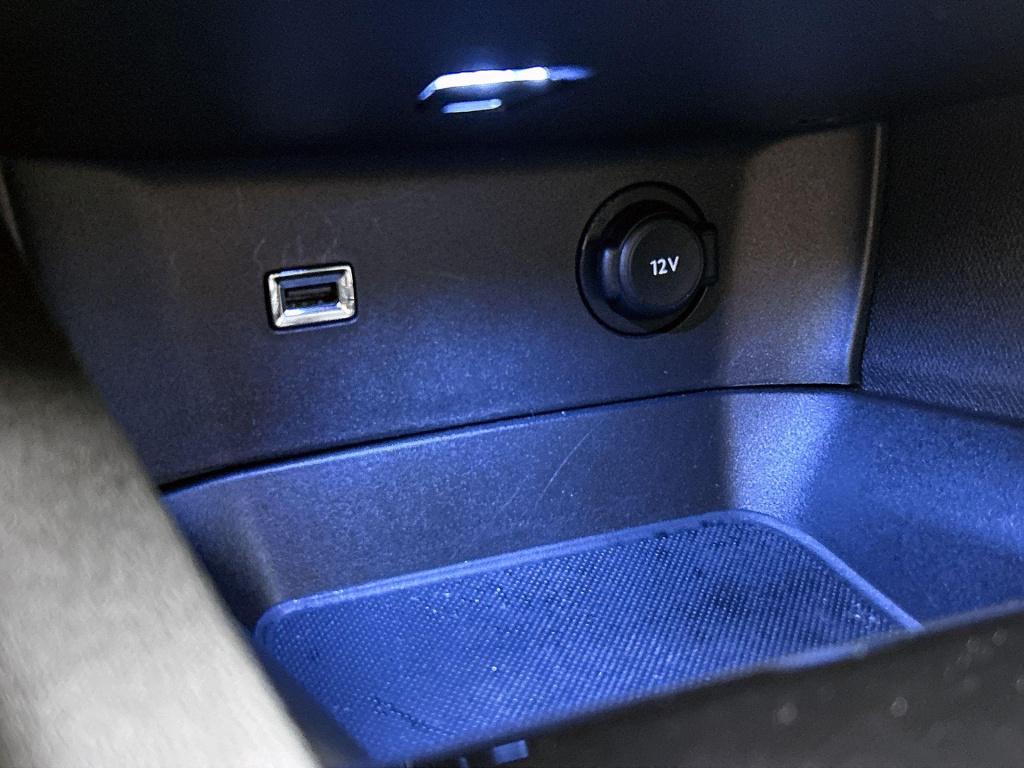 Peugeot 3008 1.6 hybrid 225 blue lease allure | automaat | navigatie | virt