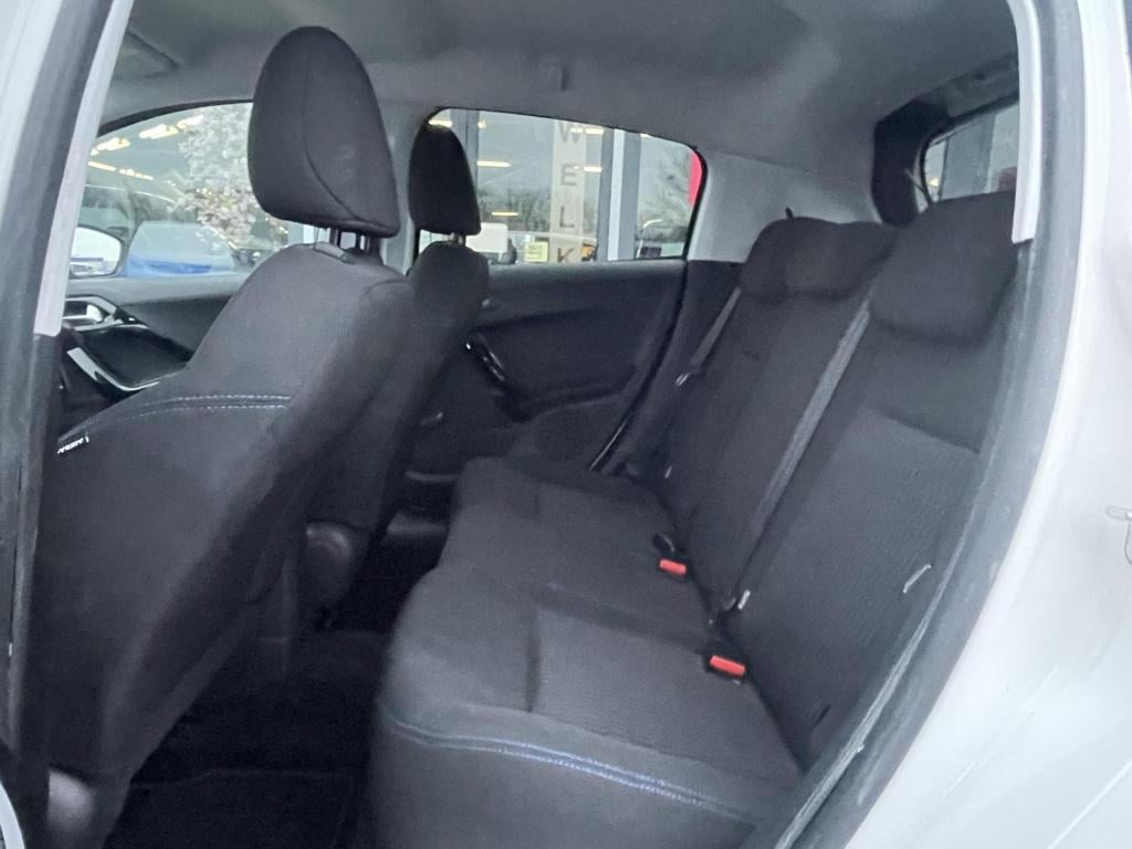 Peugeot 208 1.2 puretech signature