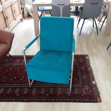 Mooie Fauteuil met stalen frame.