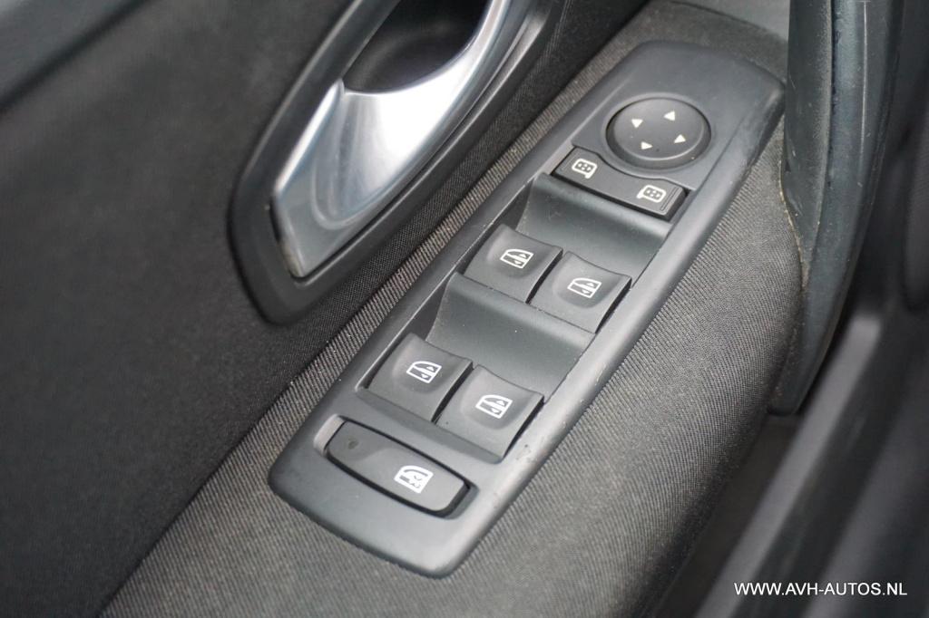 Renault Laguna estate 2.0 16v sélection business