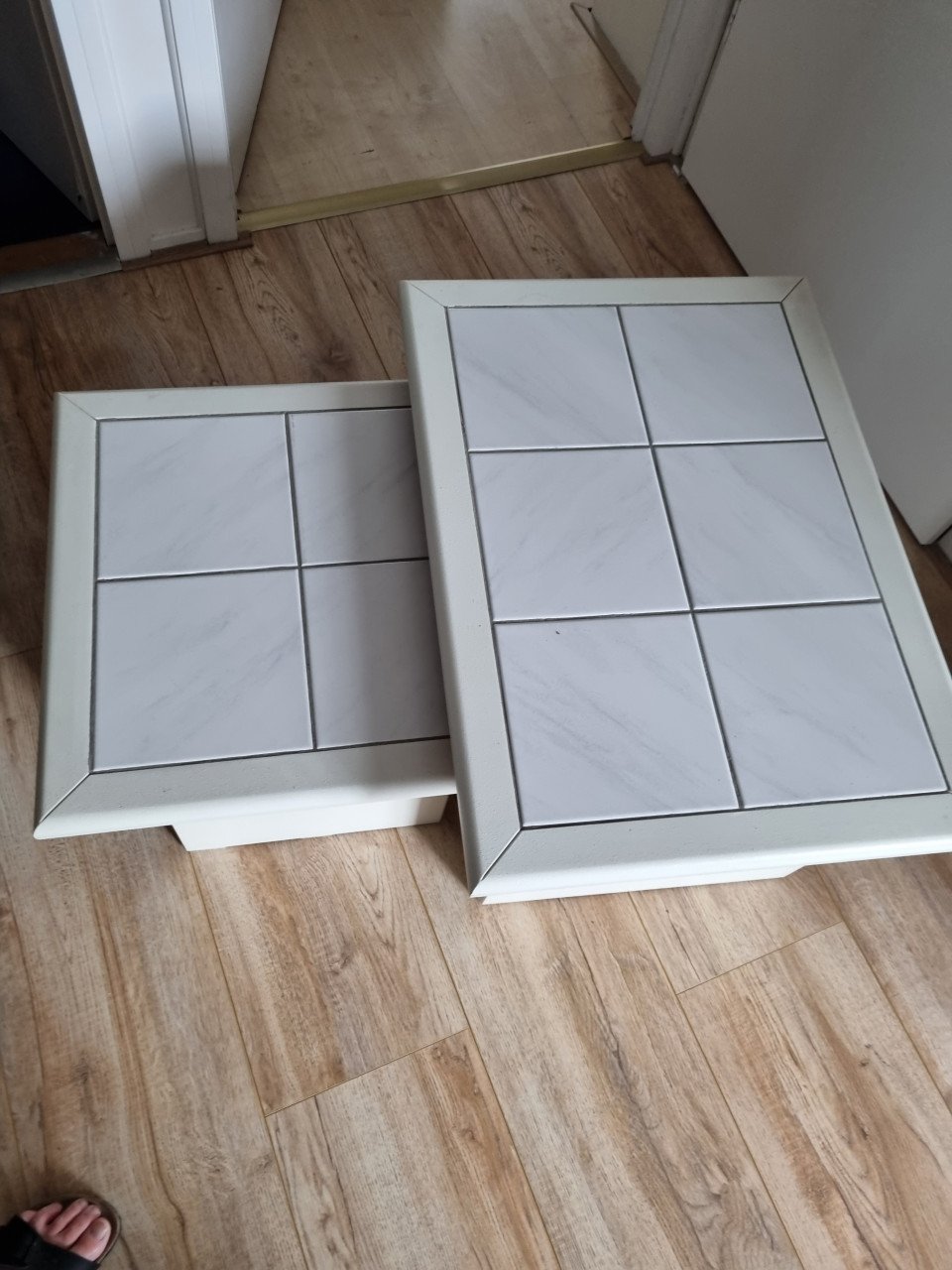 Salontafel en 2 bijzettafels
