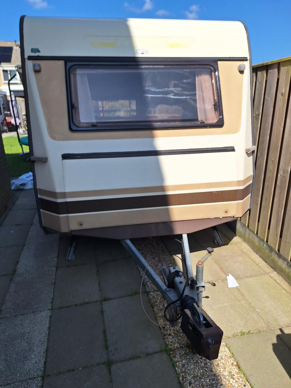 Caravan Dethleffs Rally Nomad 370  compacte 4-persoons caravan