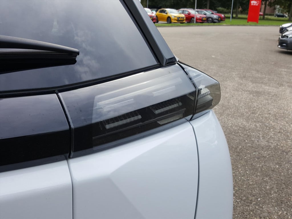 Peugeot 2008 1.2 puretech 130pk allure | navi | bt | applecarplay&androidau