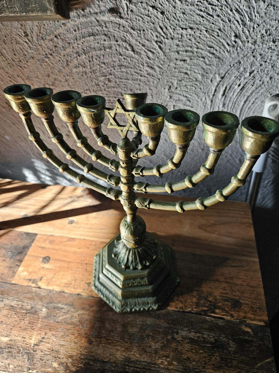 Antieke bronzen Menorah Kandelaar met Davidster