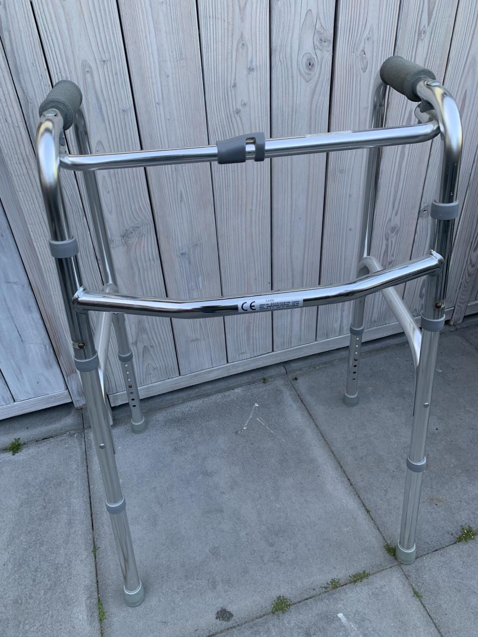Verstelbare looprek gemaakt van lichtgewicht aluminium,