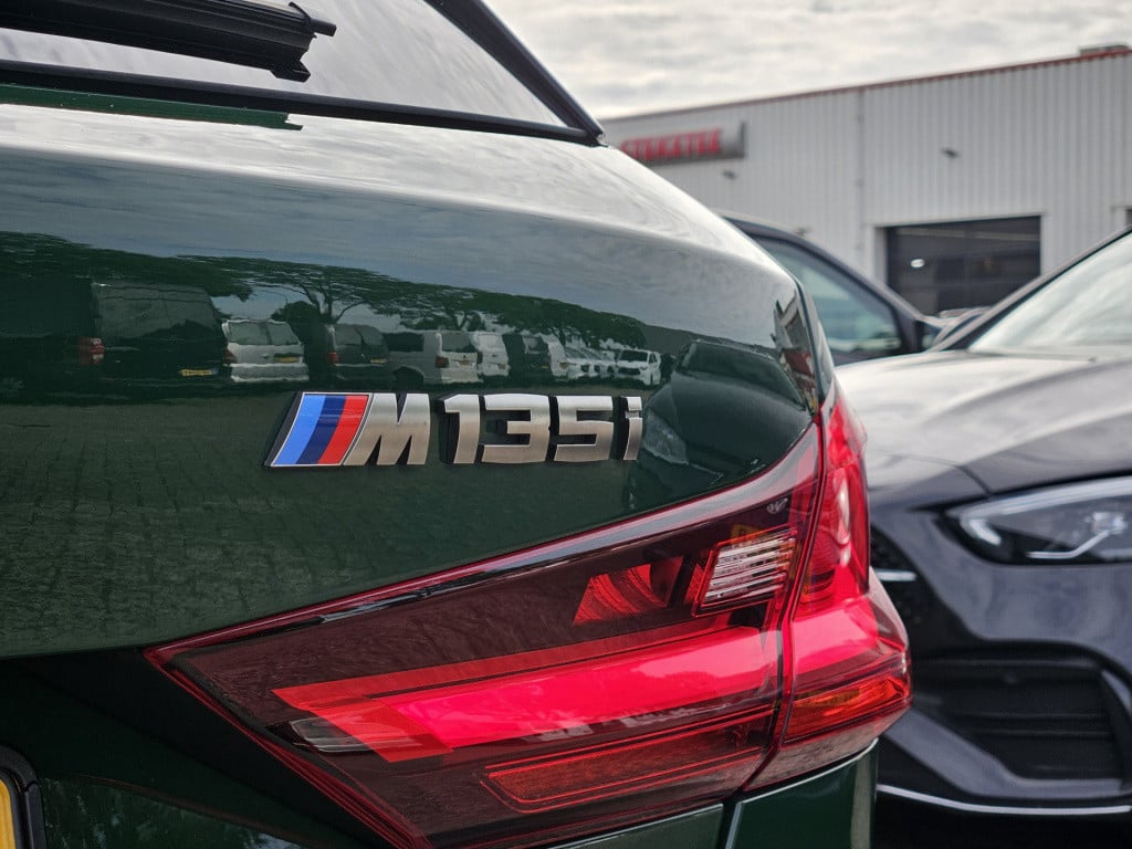 BMW 1 Serie m135i xdrive m-sport pro | irish green