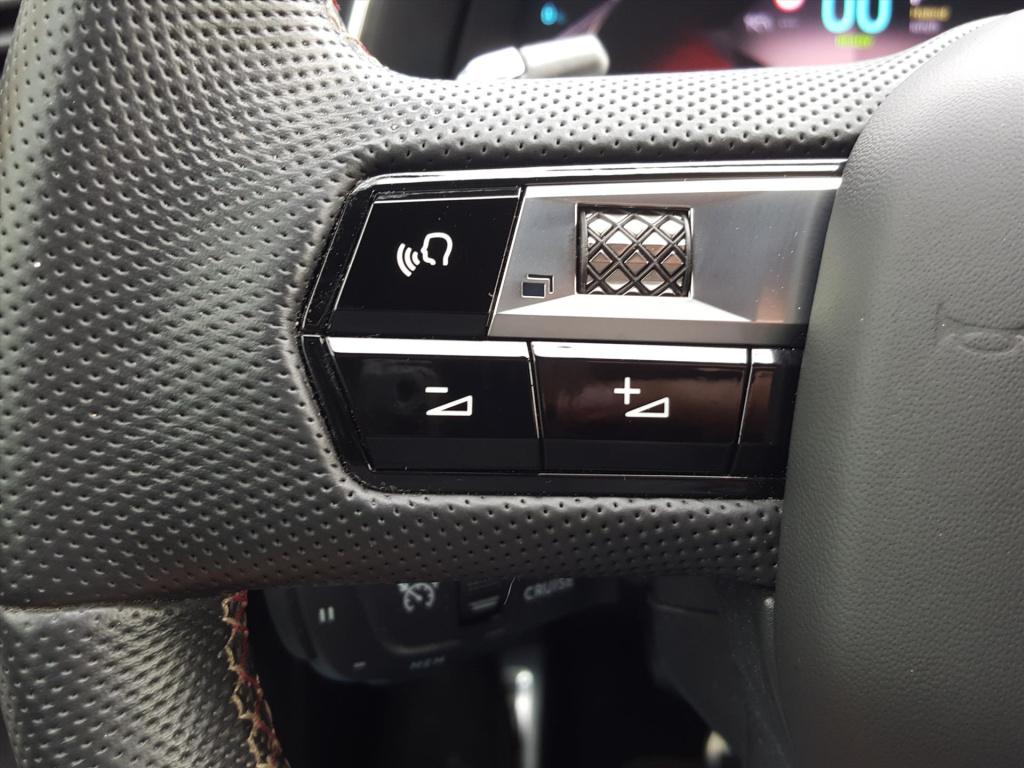 Ds Ds 7 1.6 e-tense 300pk 4x4 aut performance line+