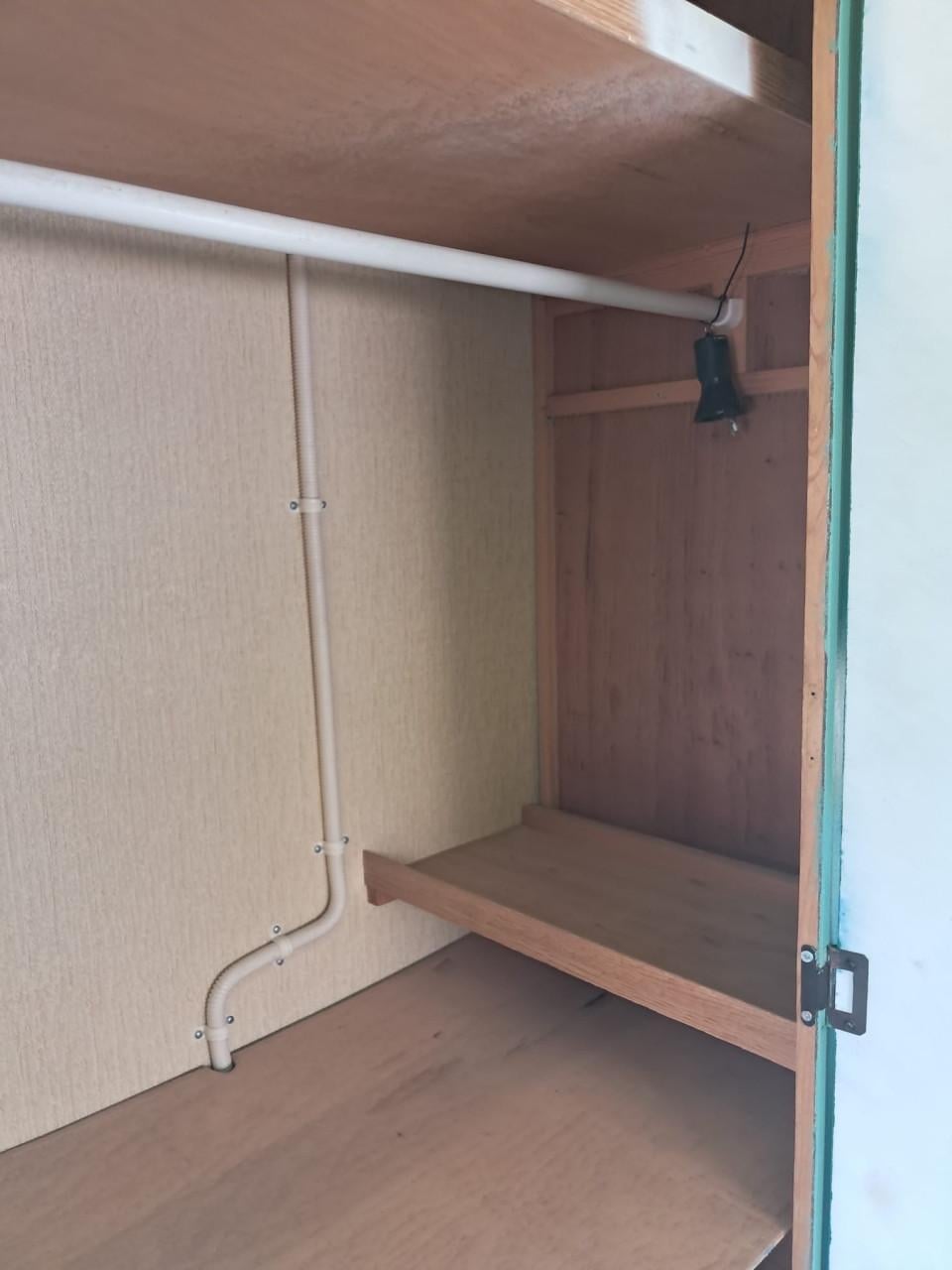 Unieke retro caravan, groen/geel, 4 slaapplaatsen.