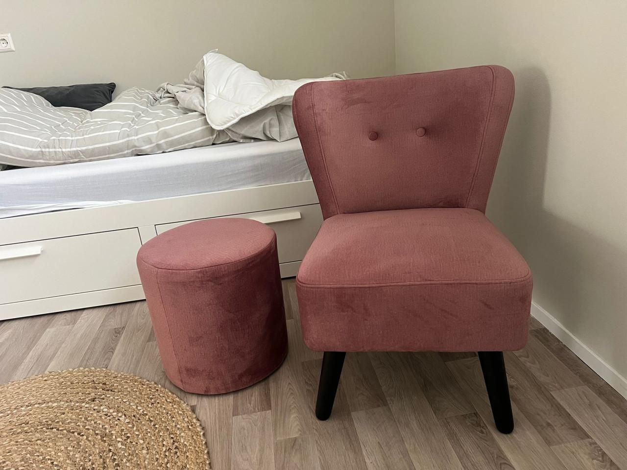 Suede, roze poef en stoeltje set