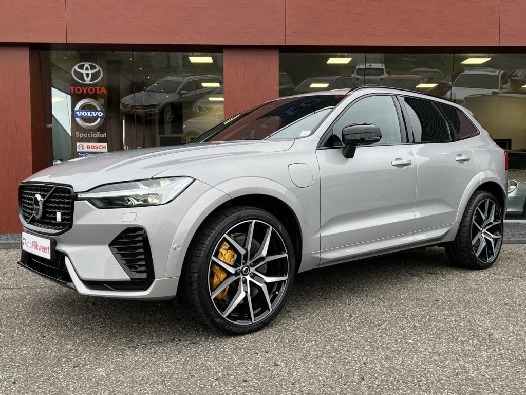 Volvo XC60 2.0 t8 plug-in hybrid awd polestar engineered | bowers&wilkins |