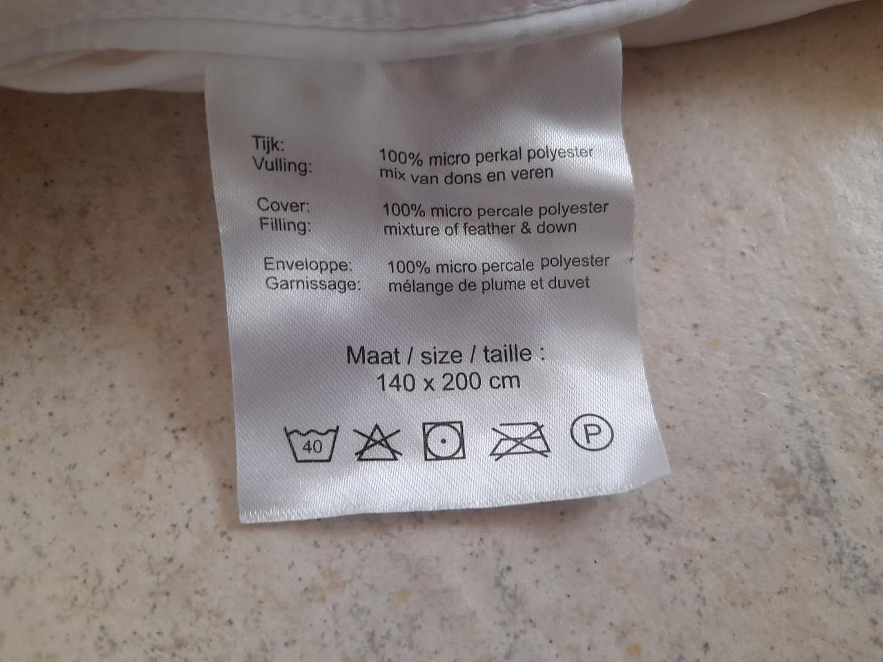 4 seizoenen donzen dekbed ( in nette schone staat ) 140 x 200