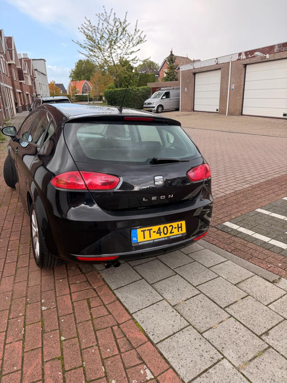 SEAT LEON