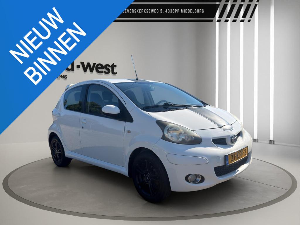 Toyota Aygo 1.0-12v xcite white airco 5 deurs leder