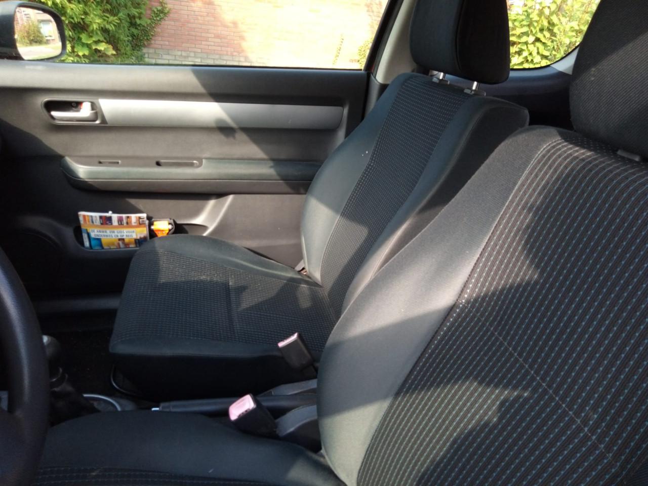 Te koop Suzuki Swift 1.5 bouwjaar 2006 met vol jaar APK tot 22-09-2027