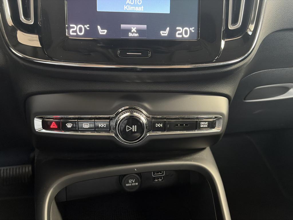 Volvo XC40 1.5 t4 recharge inscription expression | trekhaak | camera