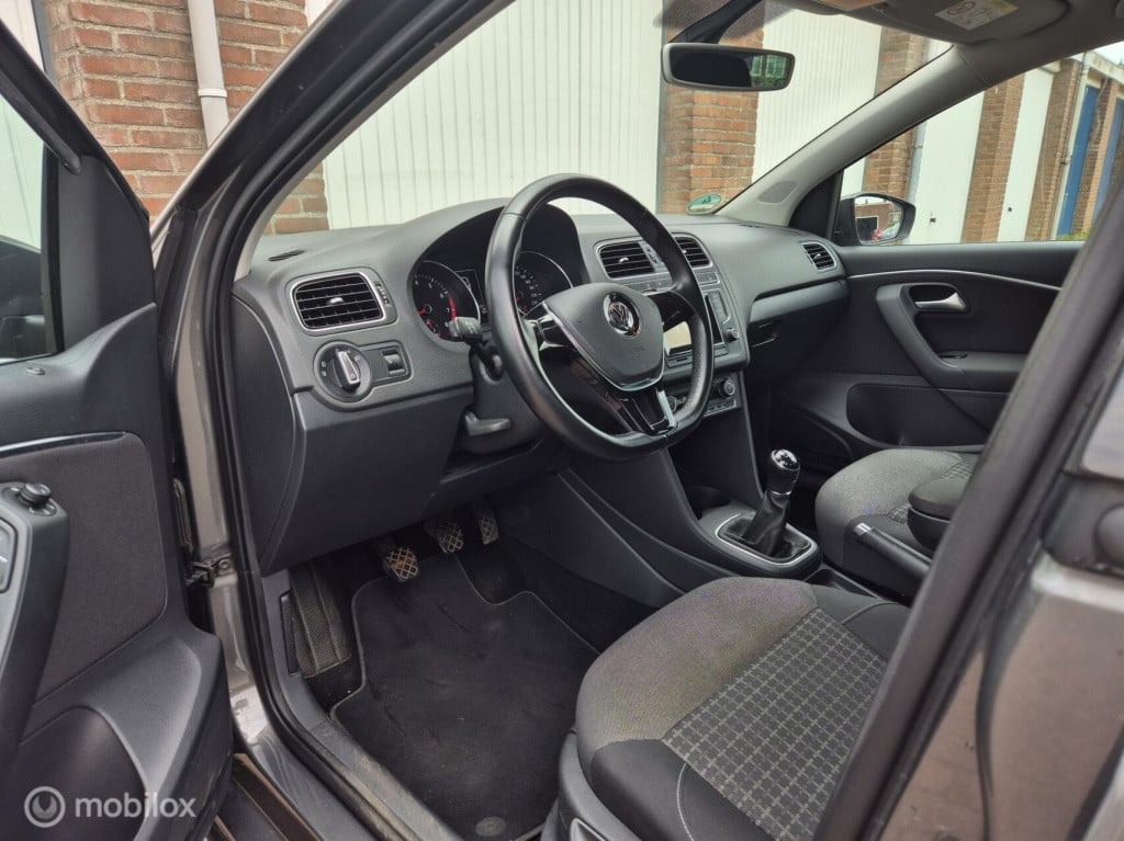 Volkswagen Polo 1.2 tsi comfortline / parkeersensoren voor + achter / stoel