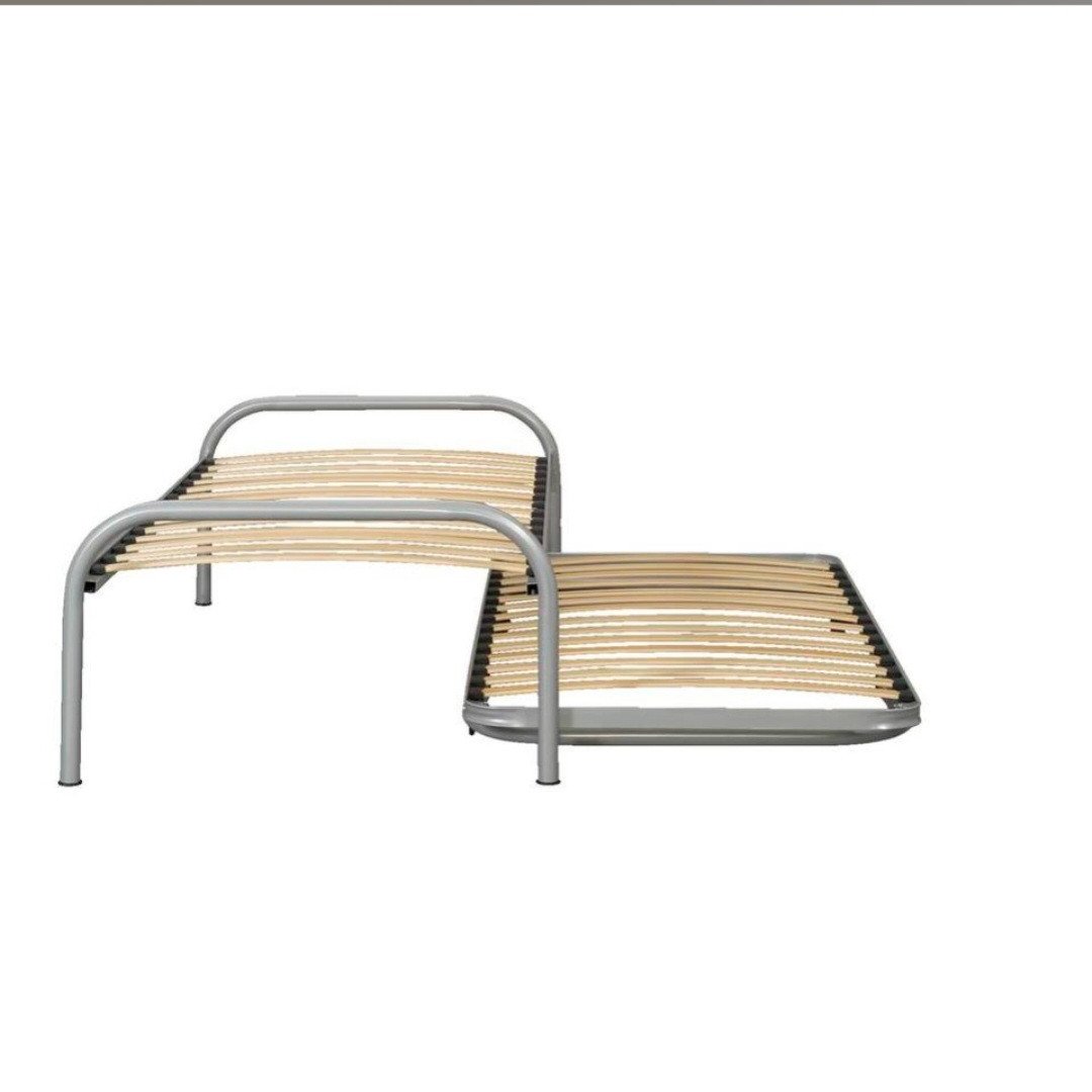 Bed met onderschuifbed met matrassen