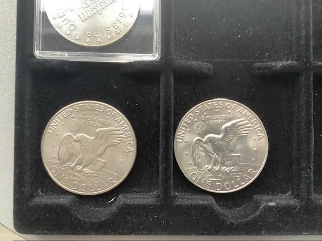 11 penningen / munten USA in luxe houten cassette.