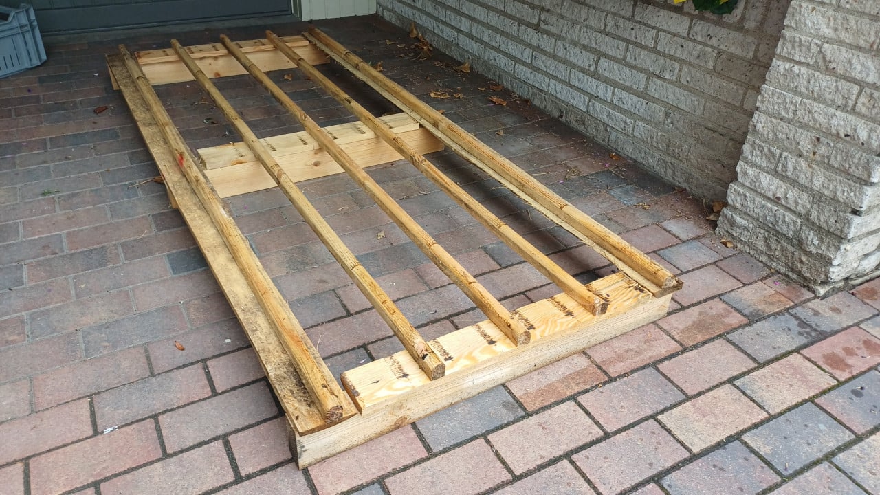 GRATIS pallet