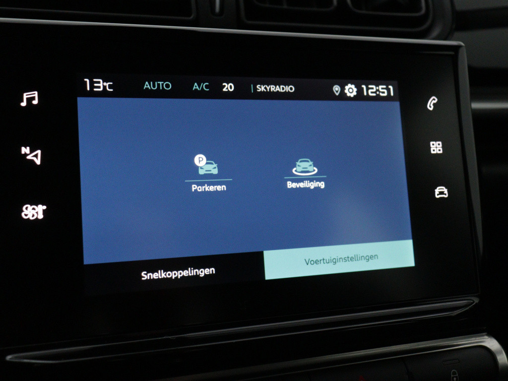Citroen C3 82pk feel | rijklaar | parkeersenosen achter |