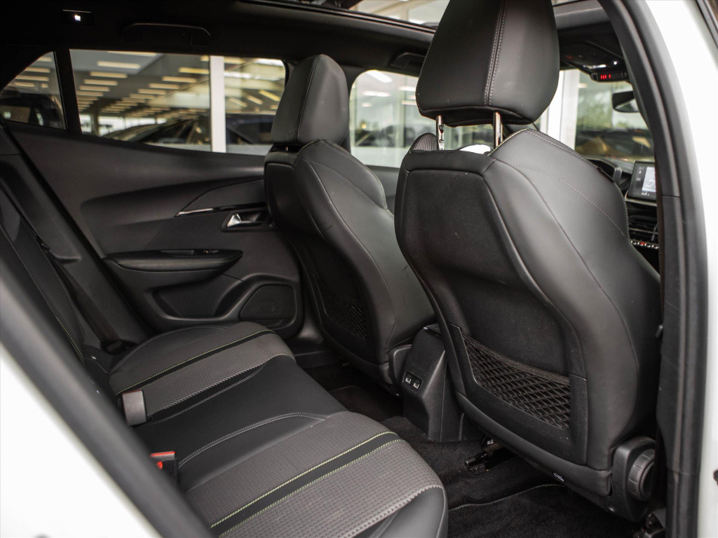 Peugeot 2008 1.2 puretech 130pk gt-line automaat | panoramadak | camera | n