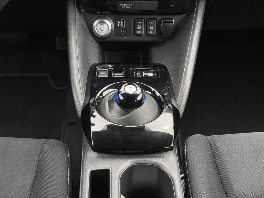 Nissan Leaf n-connecta 40 kwh soh 84% | navigatie | 360° camera | stuur- + 