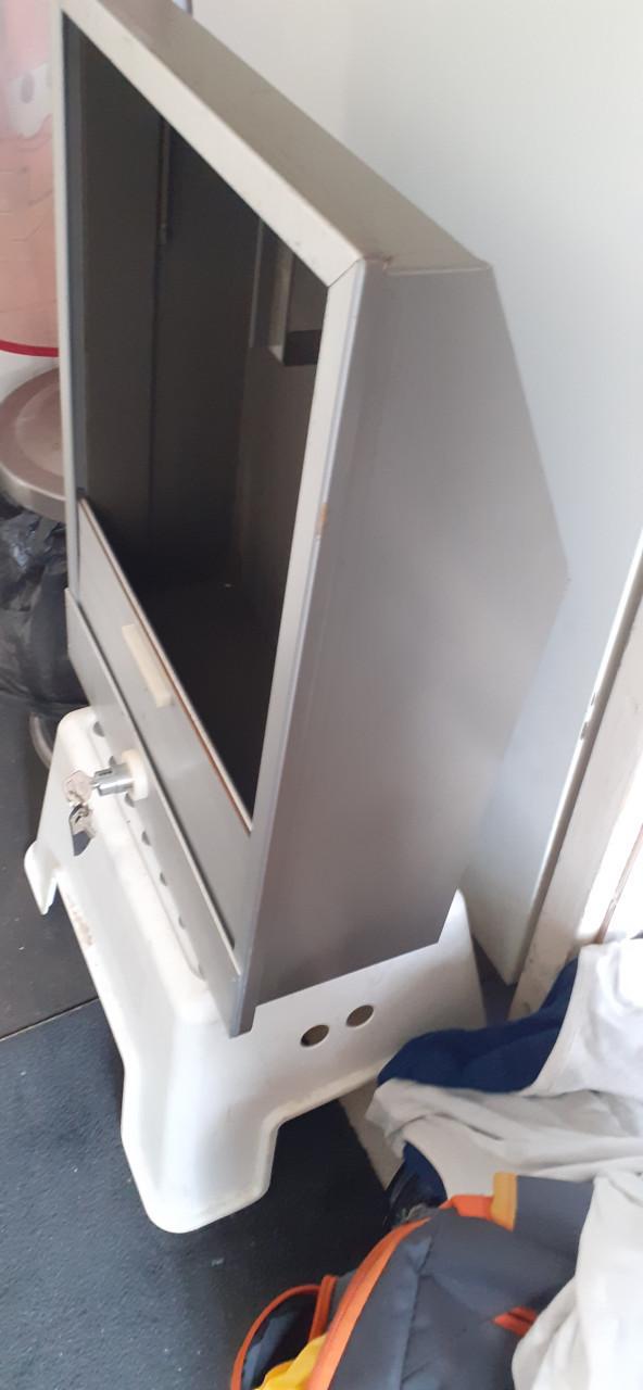 Winkel -Kluisje / Afsluit-lade voor Doc. 42 x 57 x 18cm met Roldeurtje