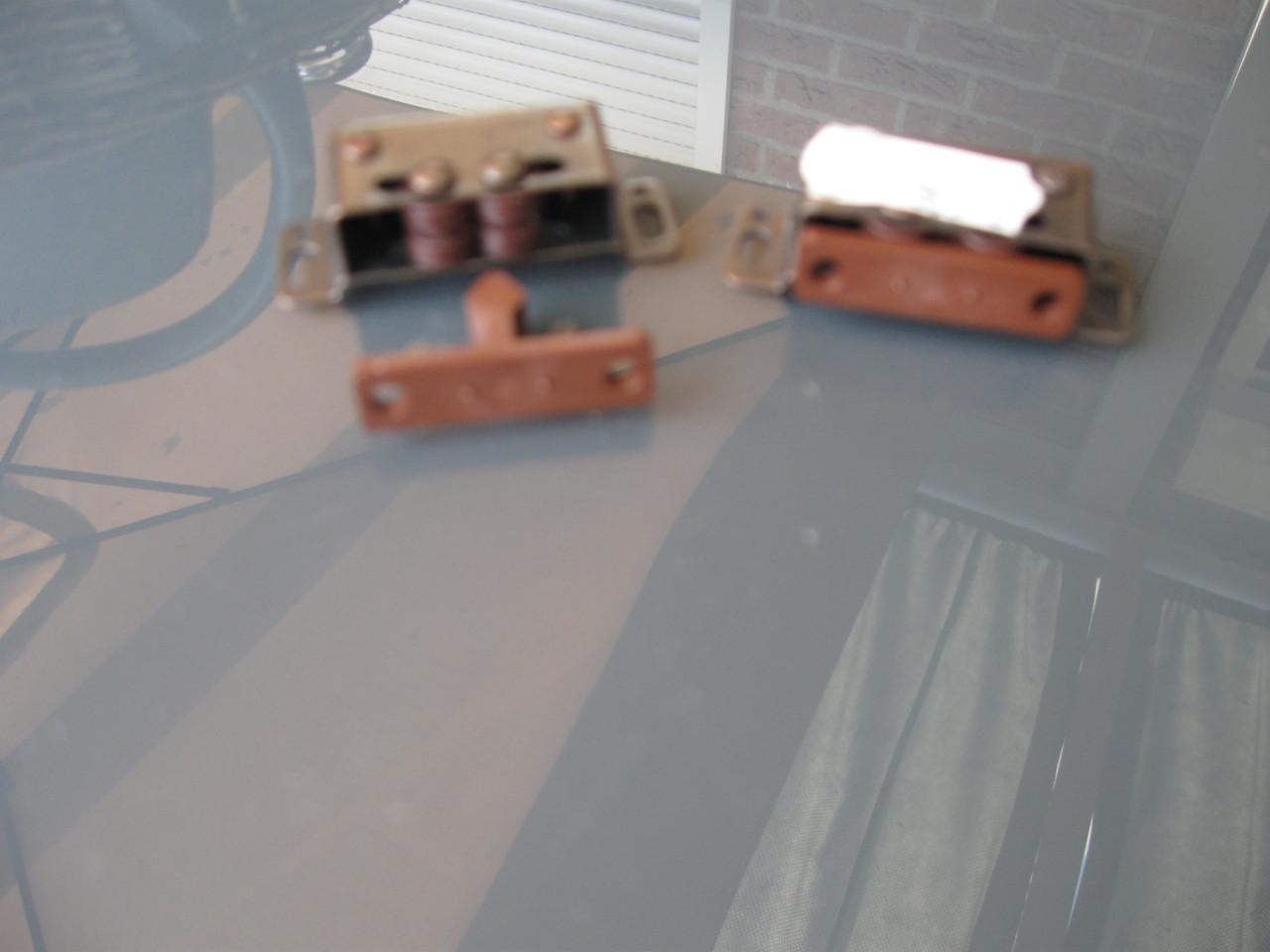 2 Kastdeur  sluitingen voor caravan