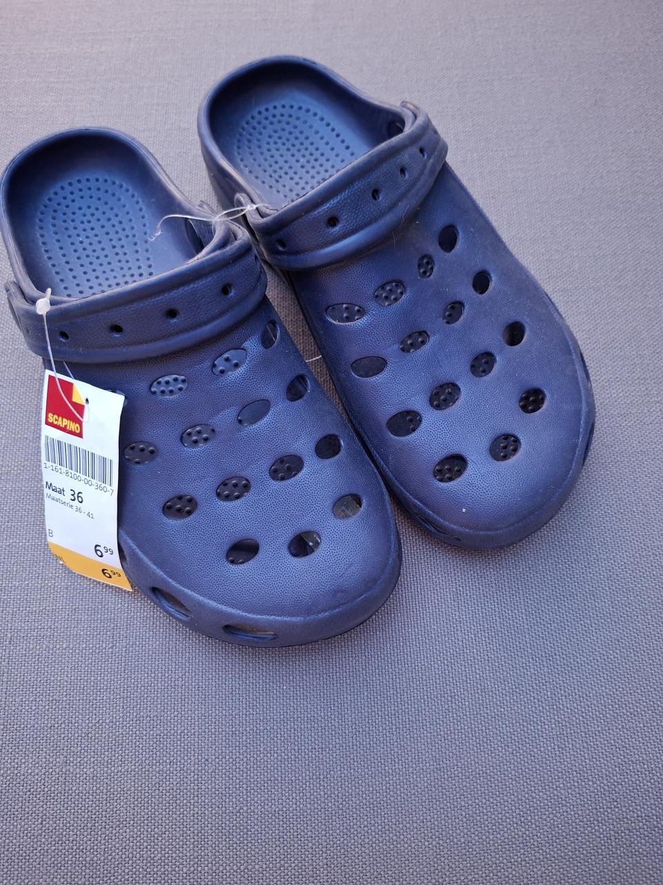 Plastic schoentjes/klompjes blauw mt 36, nieuw