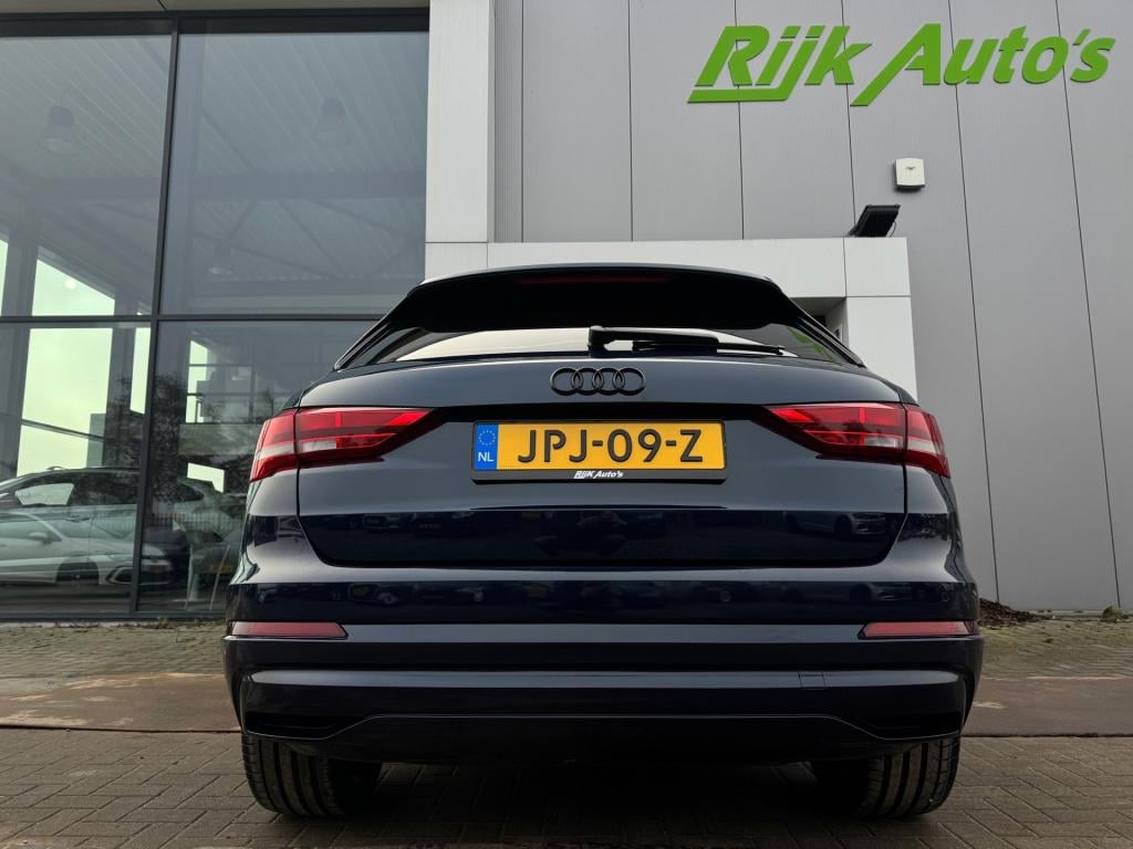 Audi Q3 35 tfsi * leder / alcantara * stoelverwarming * navigatie