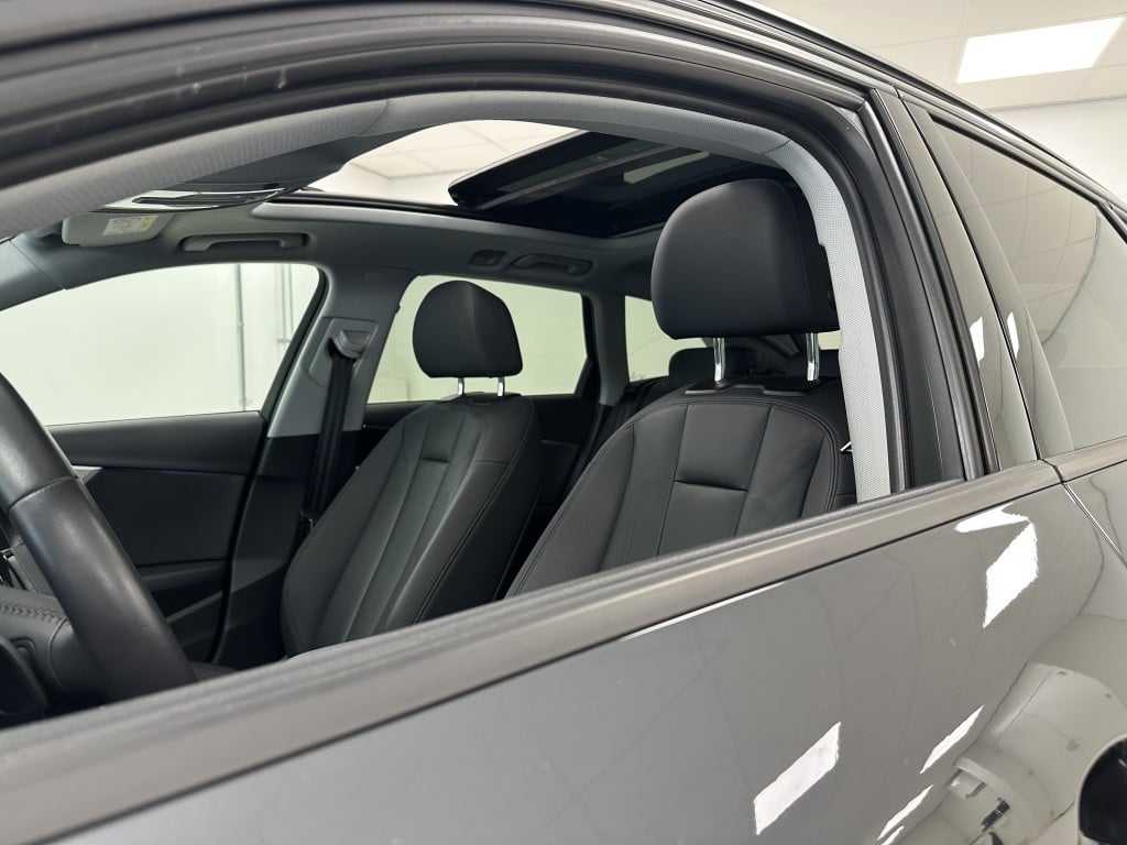 Audi A4 avant 35 tfsi launch edition sport | panoramadak | leer | 19'' |