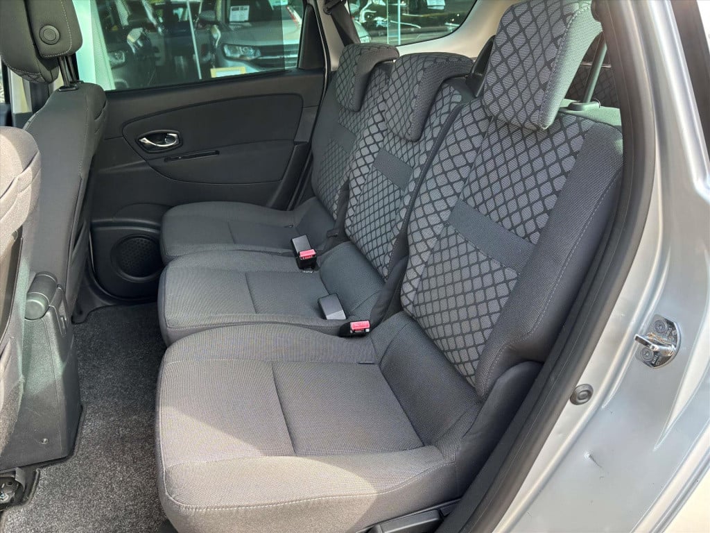 Renault Grand Scenic tce 130 7 persoons expression| schuifdak|trekhaak|rijk