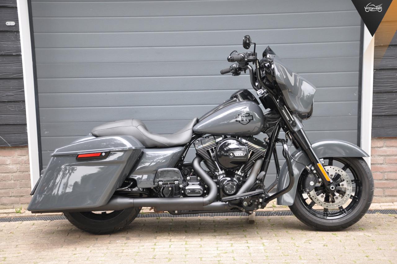 Harley-Davidson Street Glide 103