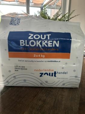 Zoutblokken voor een waterontharder