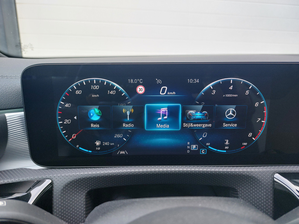 Mercedes-Benz Cla shooting brake 250 premium plus | zeer rijk uitgerust