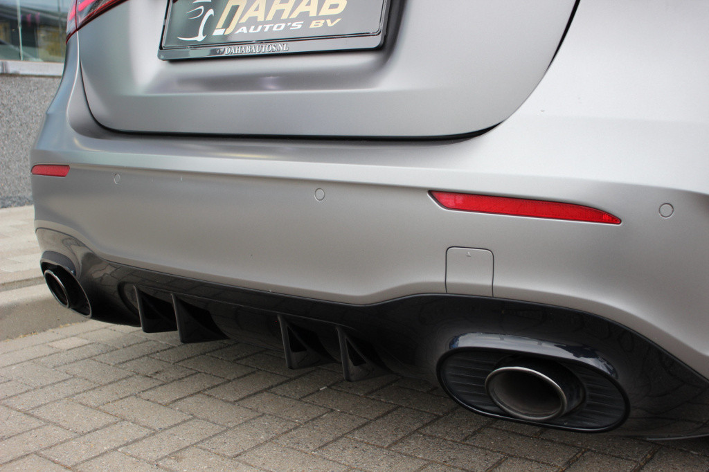Mercedes-Benz A-Klasse amg 35 4matic premium plus | schaalstoelen | 360 cam