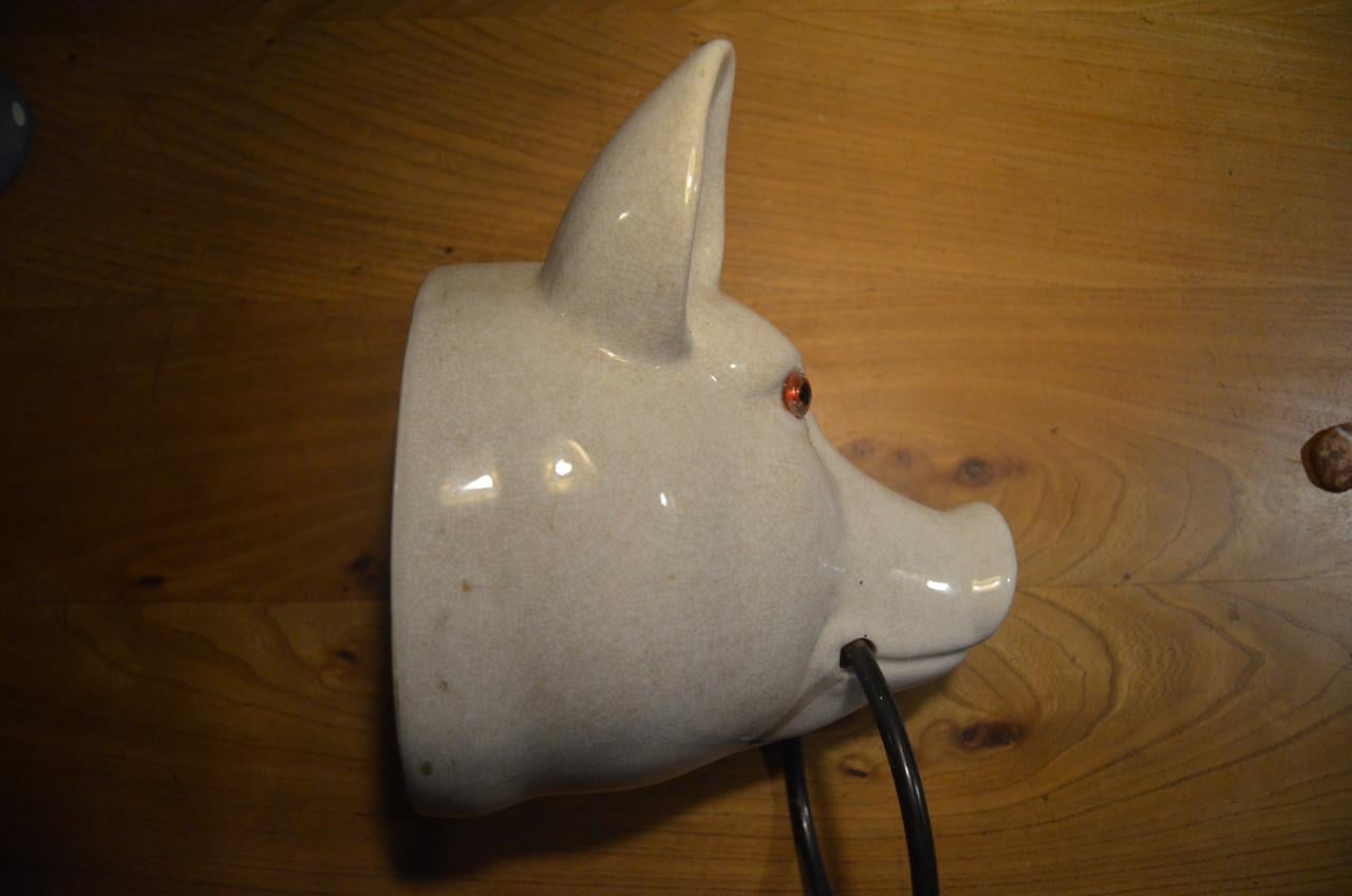 Varken om je doeken op te hangen, keramiek.