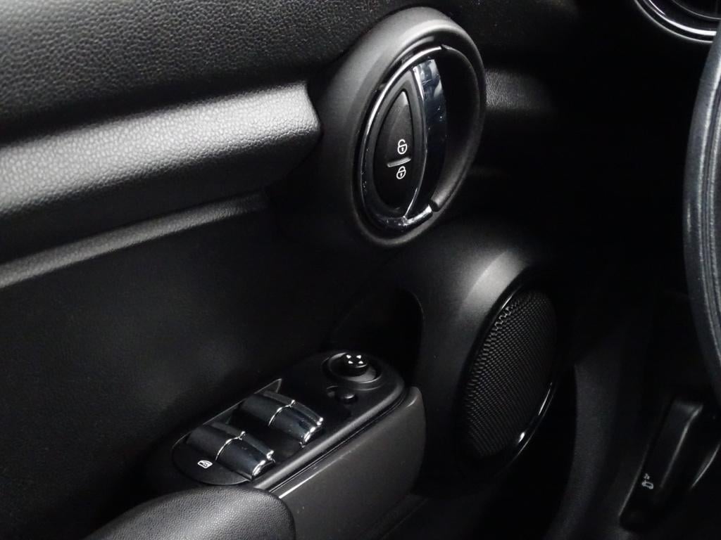 Mini 5-deurs mini 1.2 one business | bluetooth | 17" | clima