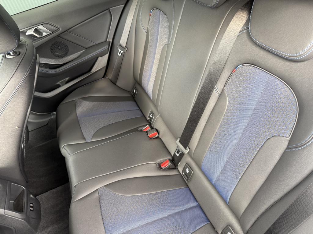 BMW 1 Serie 120i automaat high executive m-sportpakket 5-drs