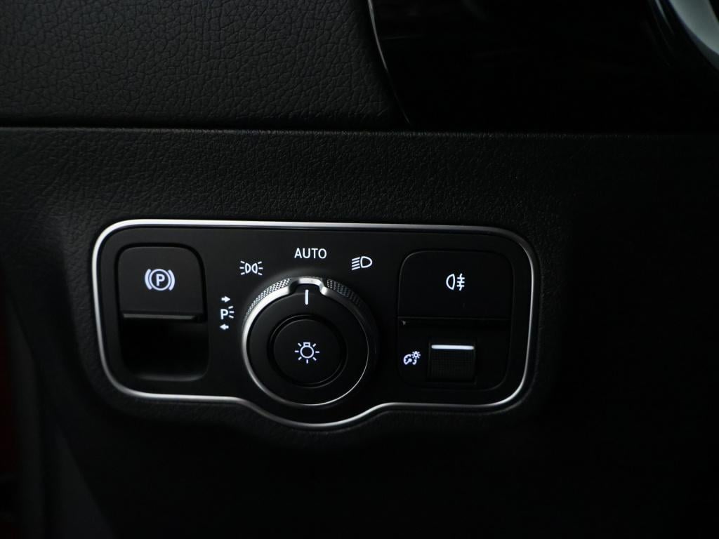 Mercedes-Benz Gla-klasse 250e business solution luxury line apple carplay |