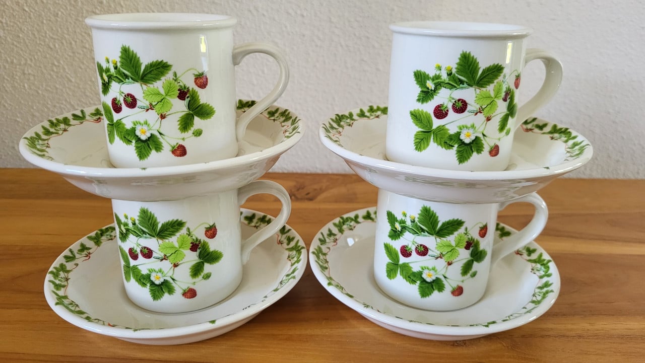 Vintage set Portmeirion  Summer Strawberries (by Angharad Menna 1980)