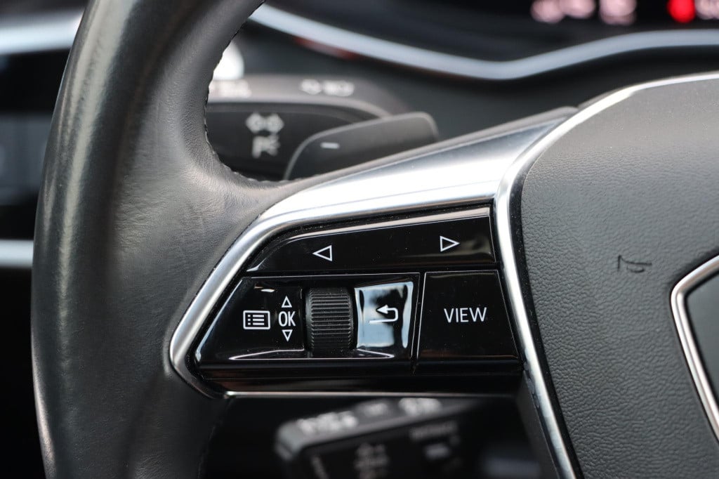 Audi A6 avant 50 tfsi e quattro design 299pk s-tronic