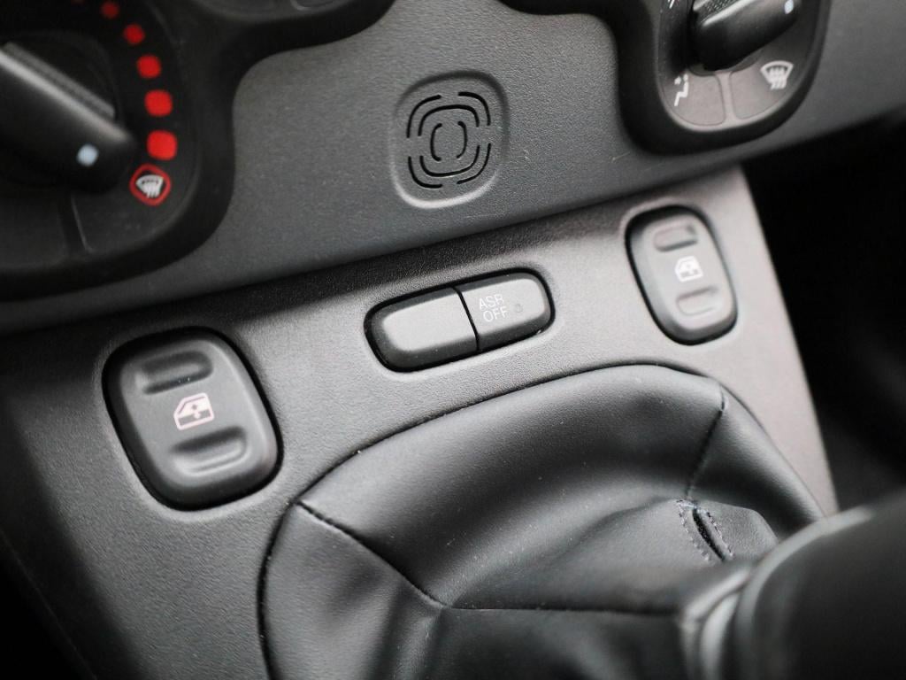 Fiat Panda 1.0 hybrid city life | apple carplay / android auto | airco | cr