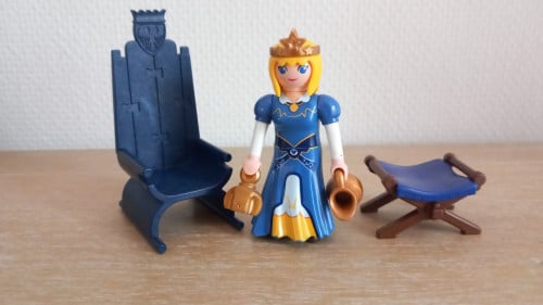 Playmobil koningin, troon en gouden spullen