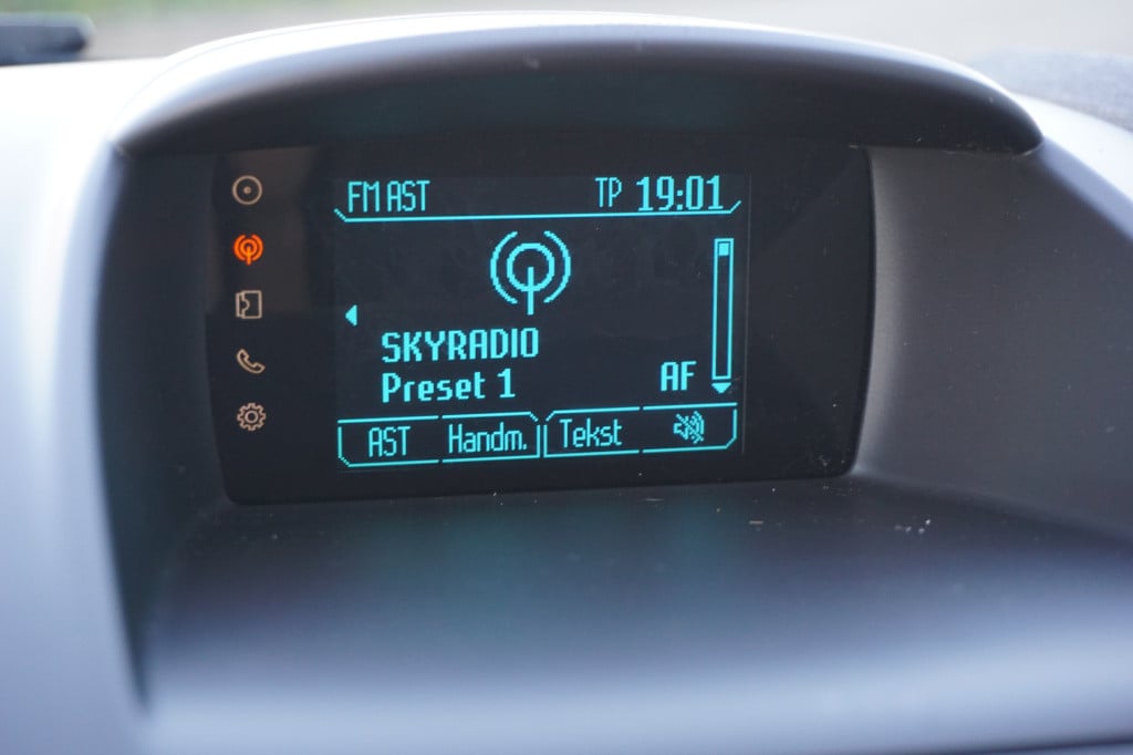 Ford Fiesta 1.0 ecoboost titanium airco / cruise / elektr. ramen / nap