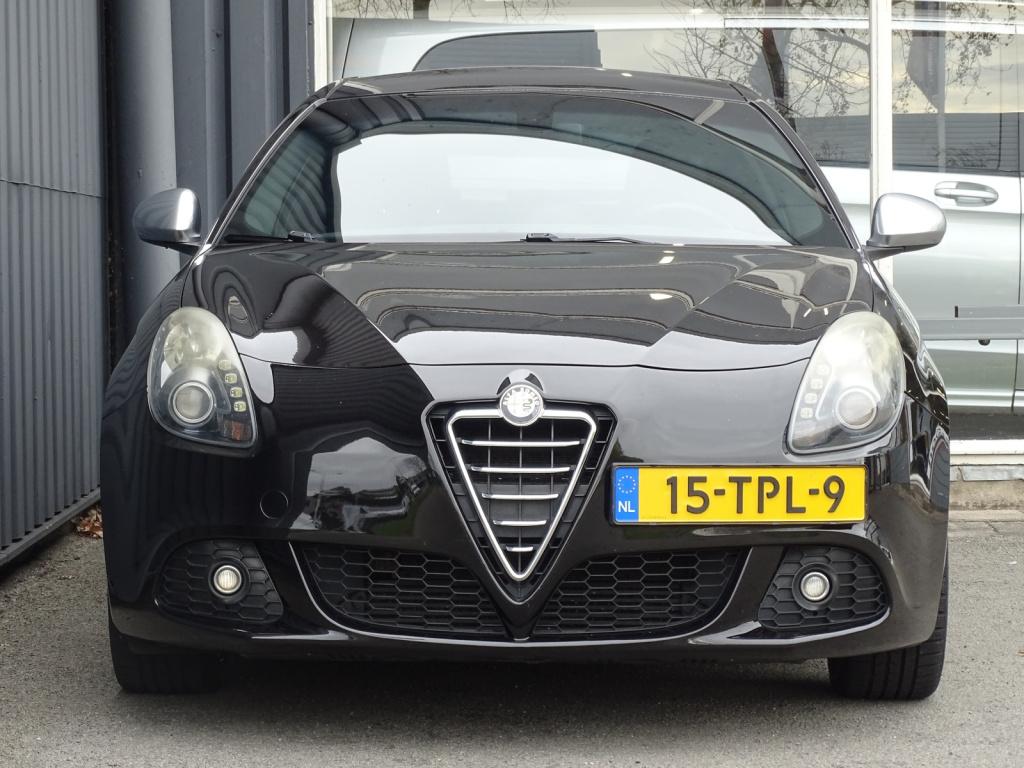 Alfa Romeo Giulietta 1.4 t distinctive 170pk automaat | bluetooth